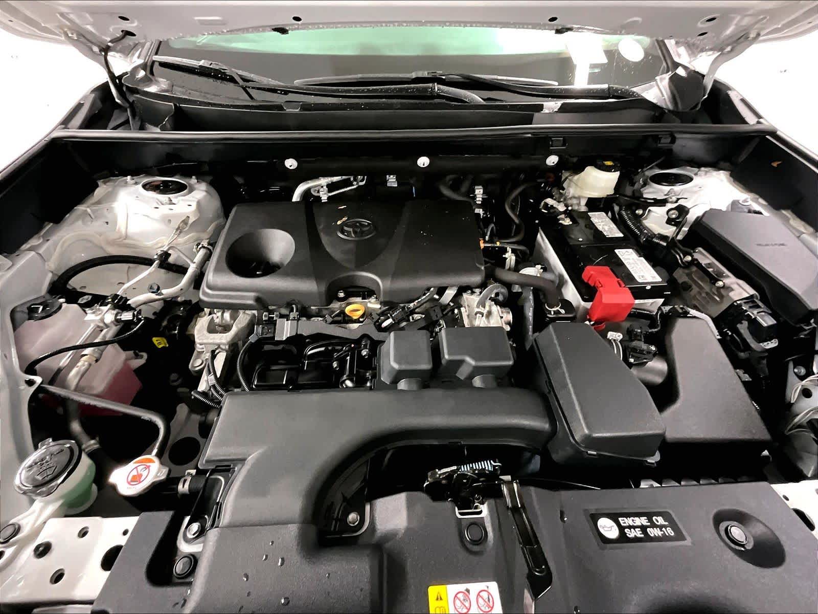 2022 Toyota RAV4 LE - Photo 29