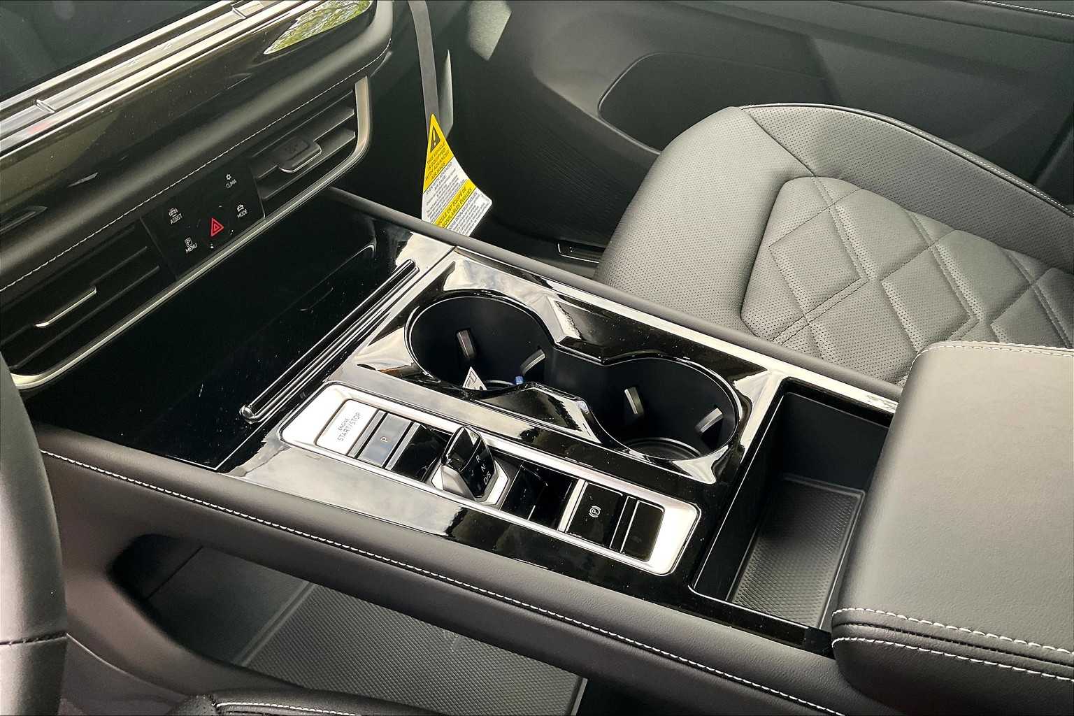 2025 Volkswagen Atlas 2.0T SE w/Technology - Photo 14