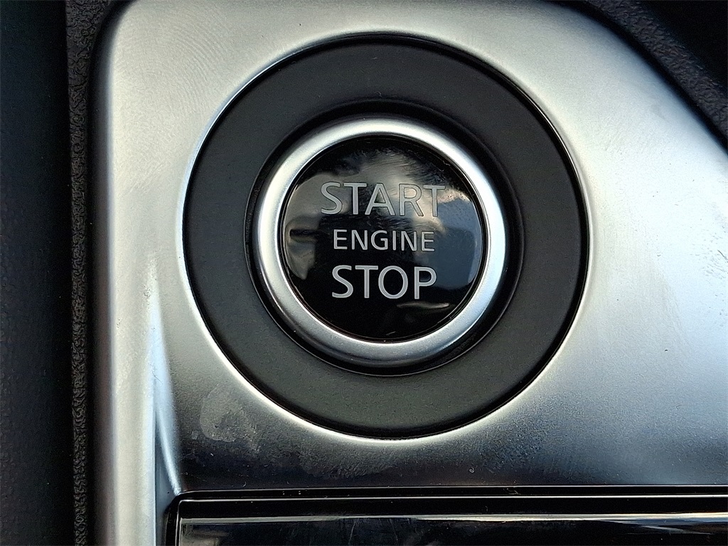 2025 Nissan Sentra SR - Photo 16