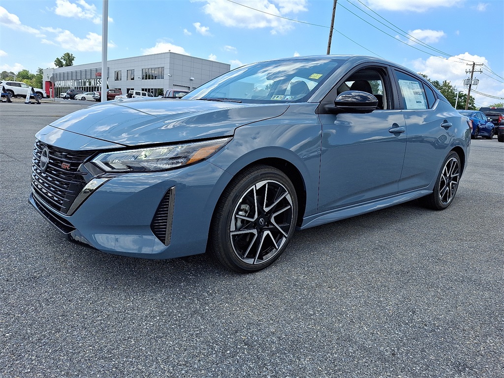 2025 Nissan Sentra SR - Photo 2