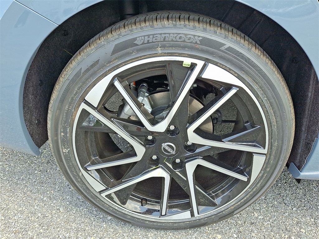 2025 Nissan Sentra SR - Photo 5