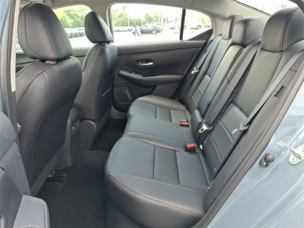 2025 Nissan Sentra SR - Photo 6
