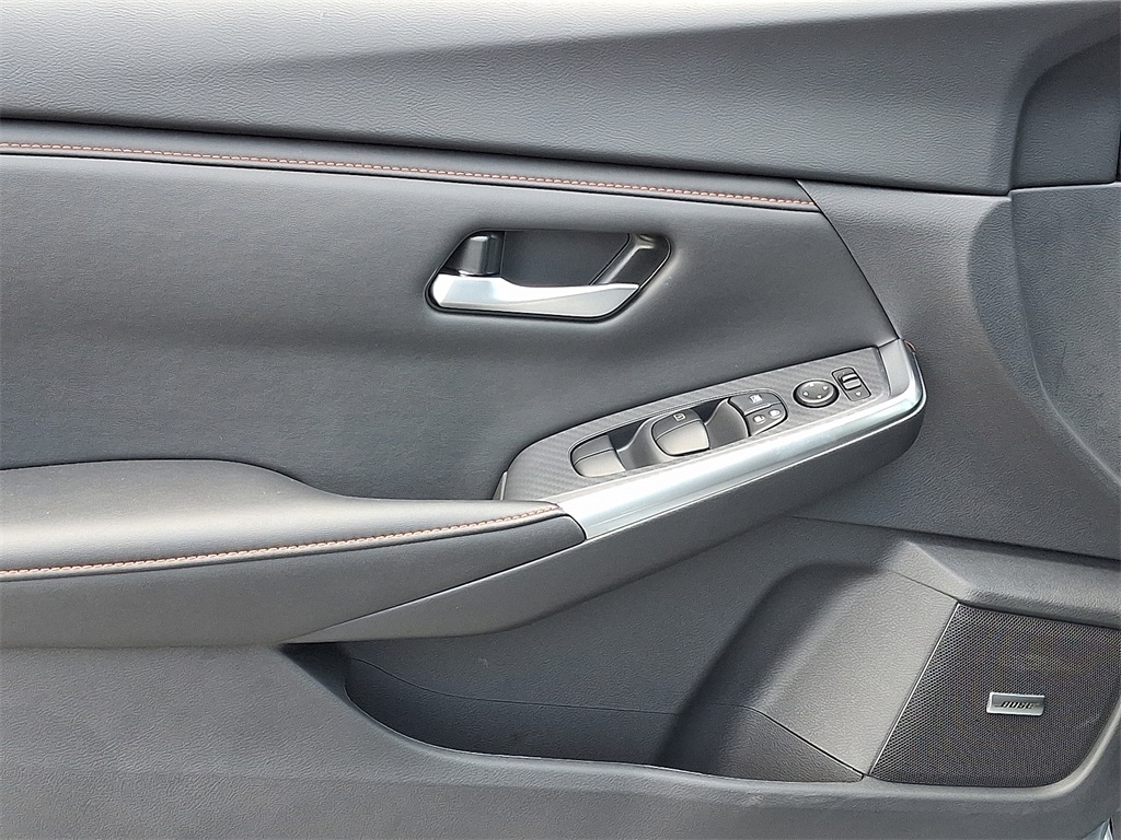 2025 Nissan Sentra SR - Photo 8
