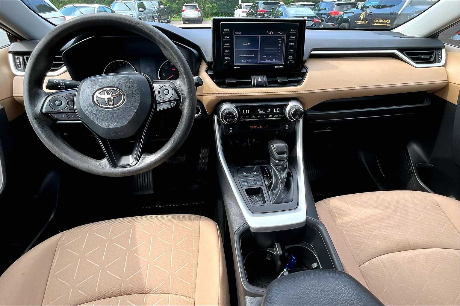 2022 Toyota RAV4 XLE - Photo 21