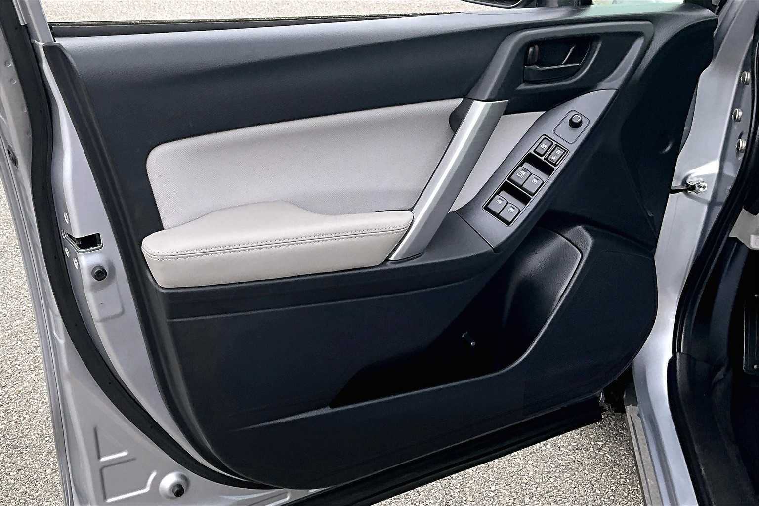 2016 Subaru Forester 2.5i Premium - Photo 9