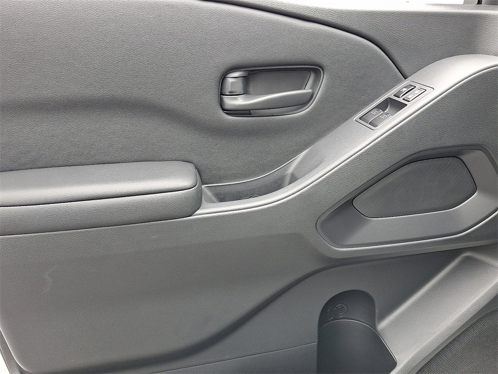 2026 Nissan Frontier S - Photo 8