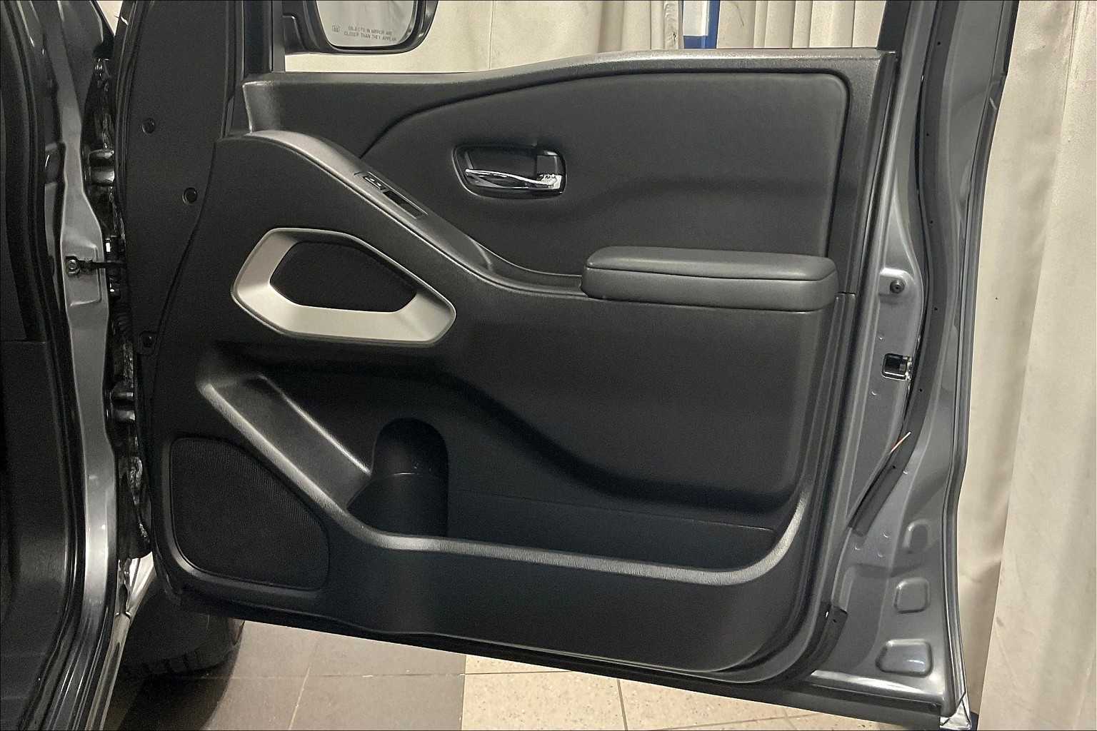 2023 Nissan Frontier SV - Photo 12