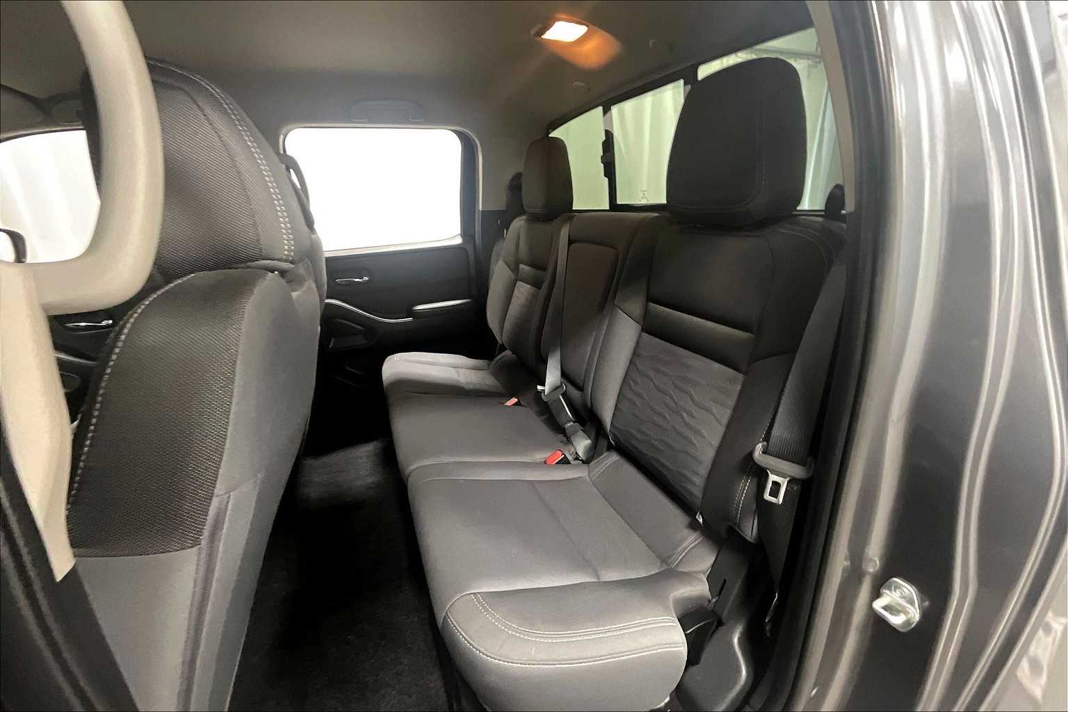 2023 Nissan Frontier SV - Photo 15