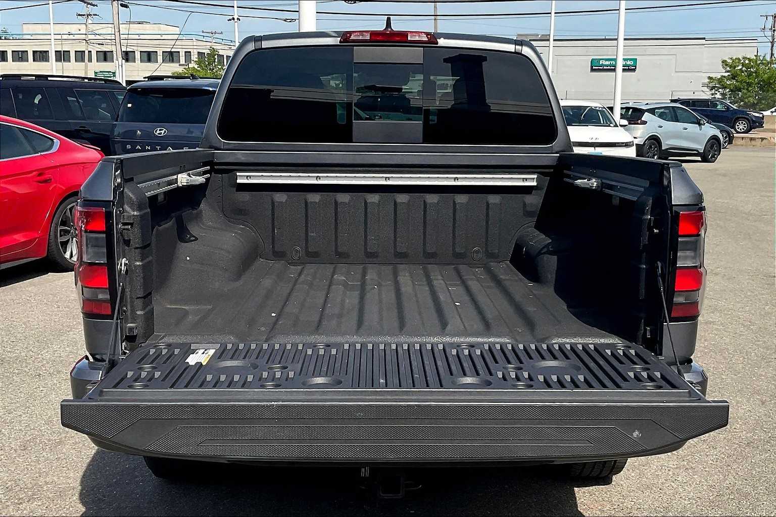 2023 Nissan Frontier SV - Photo 31