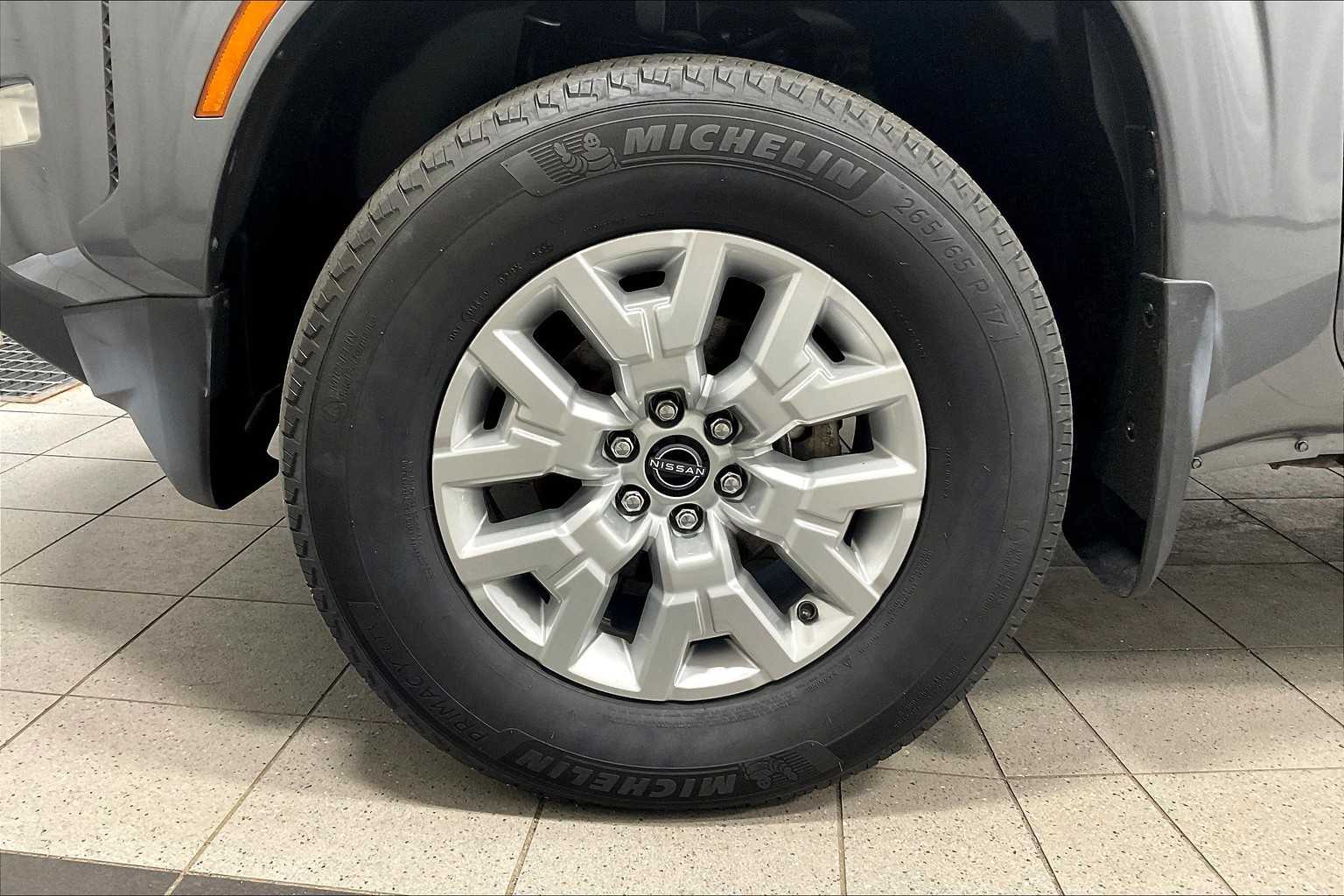 2023 Nissan Frontier SV - Photo 7
