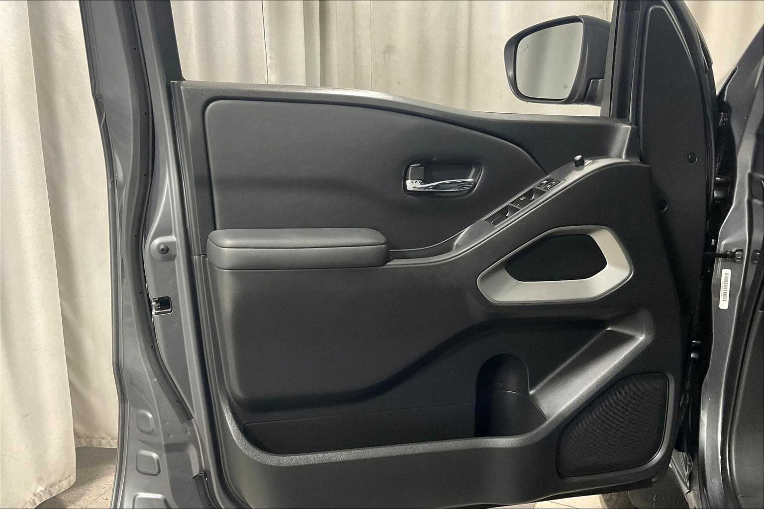 2023 Nissan Frontier SV - Photo 9