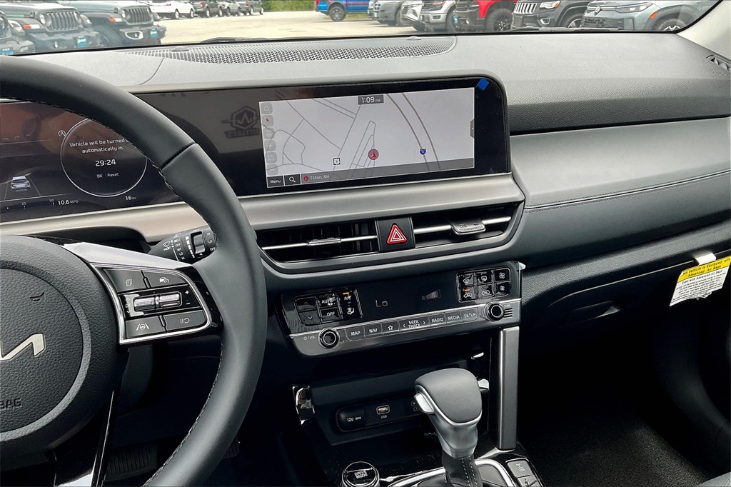 2025 Kia Seltos EX - Photo 13