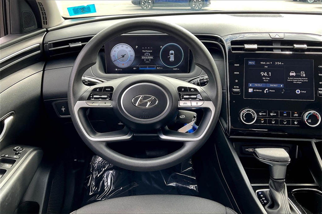 2024 Hyundai Tucson SE - Photo 16