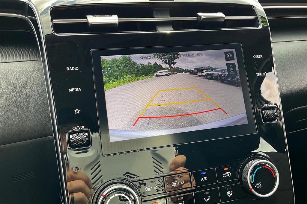 2024 Hyundai Tucson SE - Photo 18