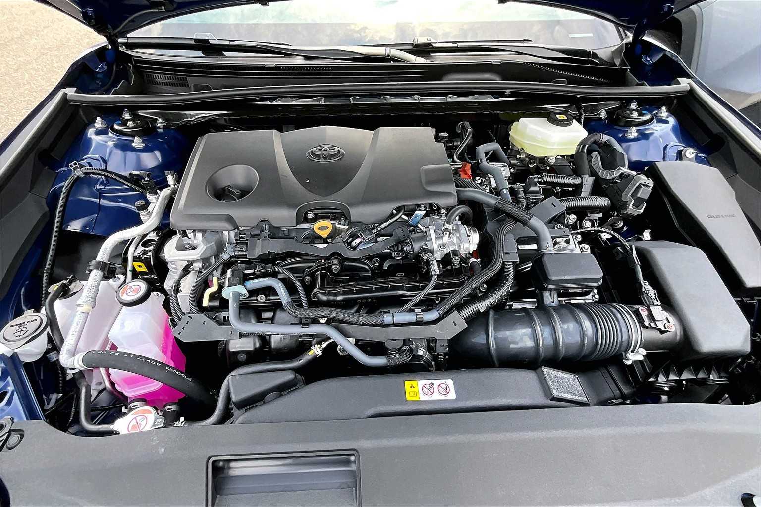 2025 Toyota Camry SE - Photo 16