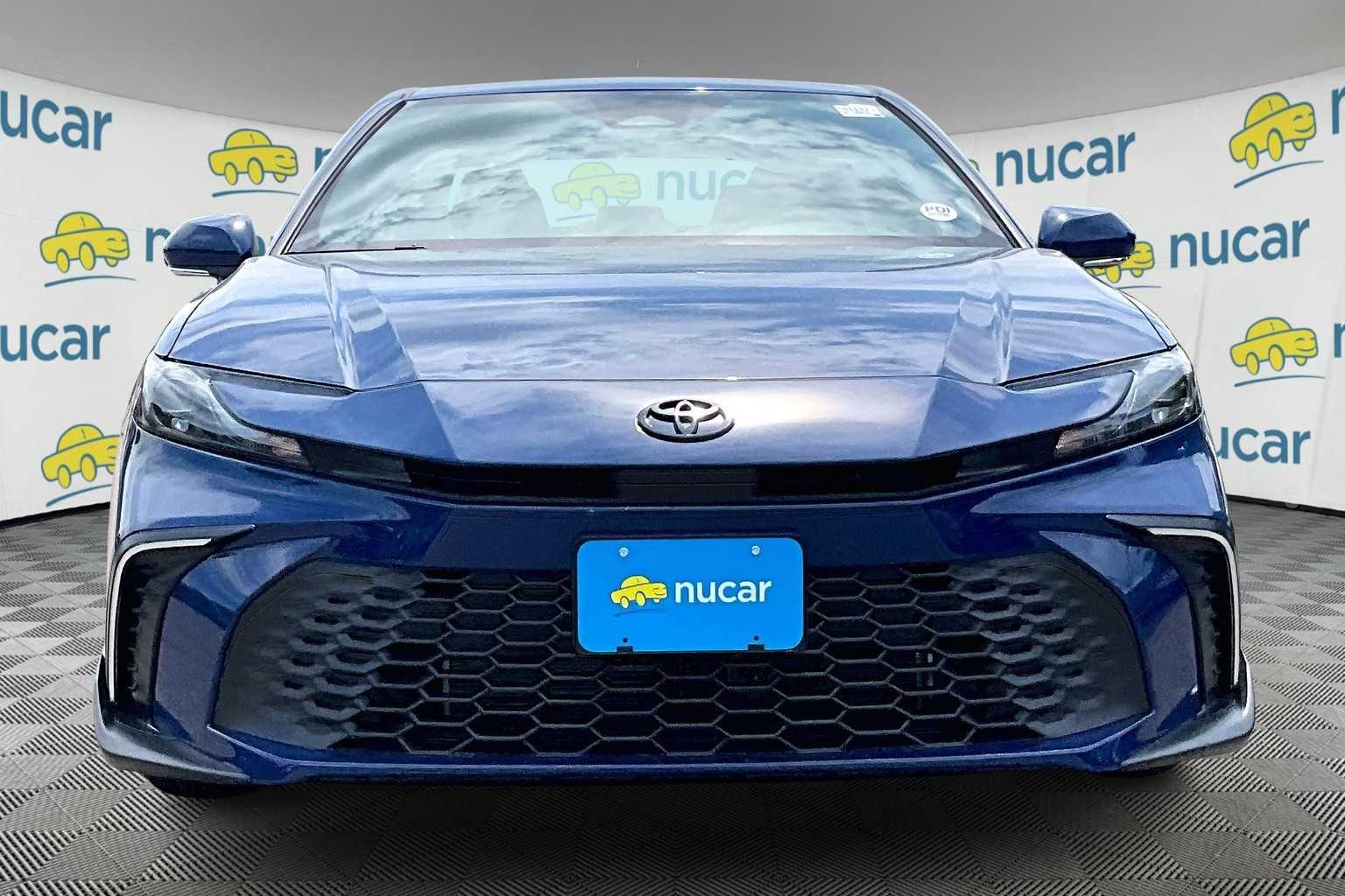 2025 Toyota Camry SE - Photo 3