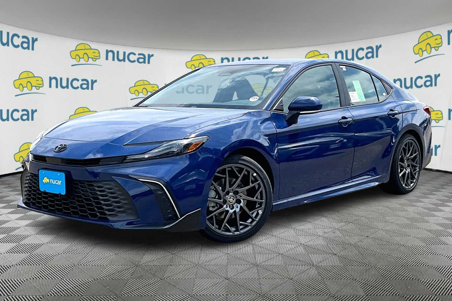 2025 Toyota Camry SE - Photo 4