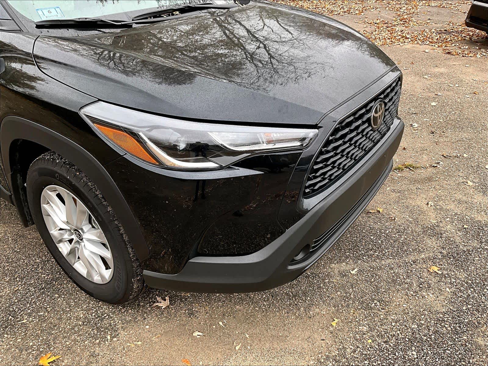 2025 Toyota Corolla Cross LE - Photo 5