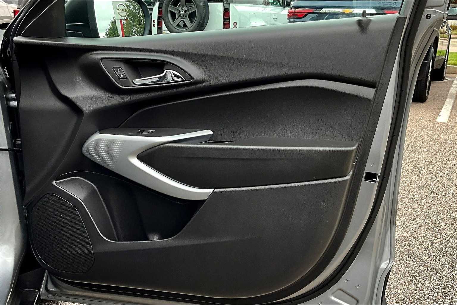 2024 Chevrolet Trax LS - Photo 12