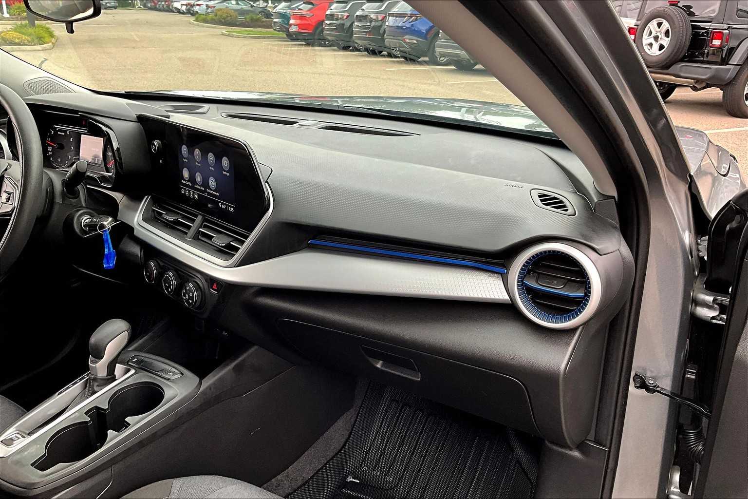 2024 Chevrolet Trax LS - Photo 13