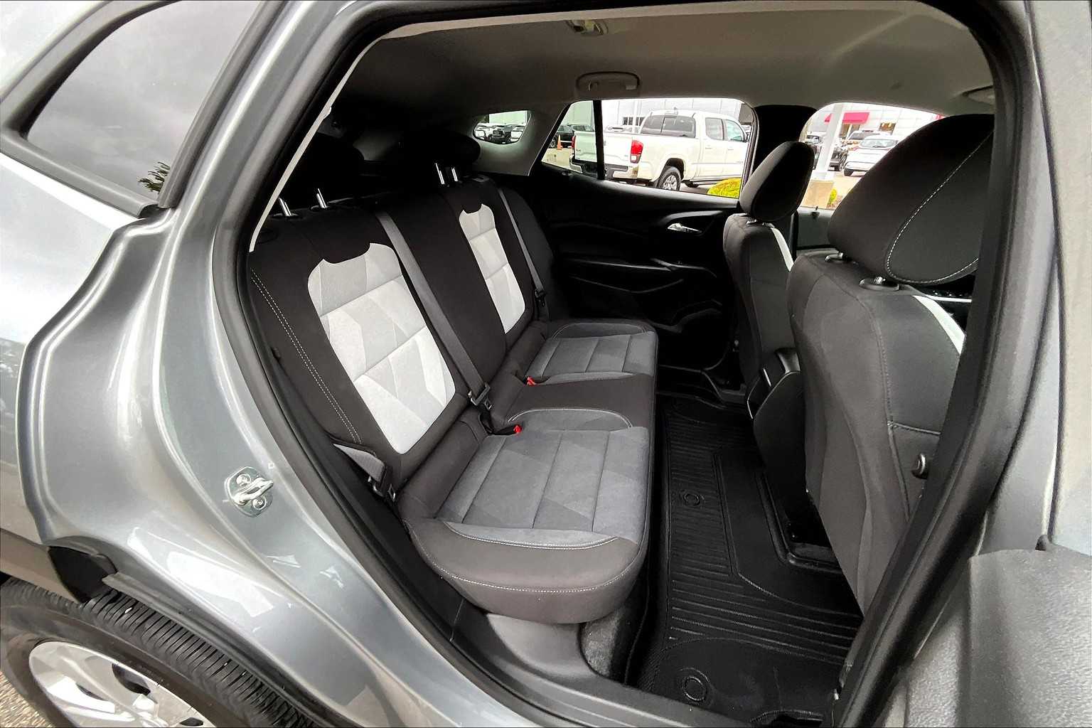 2024 Chevrolet Trax LS - Photo 16
