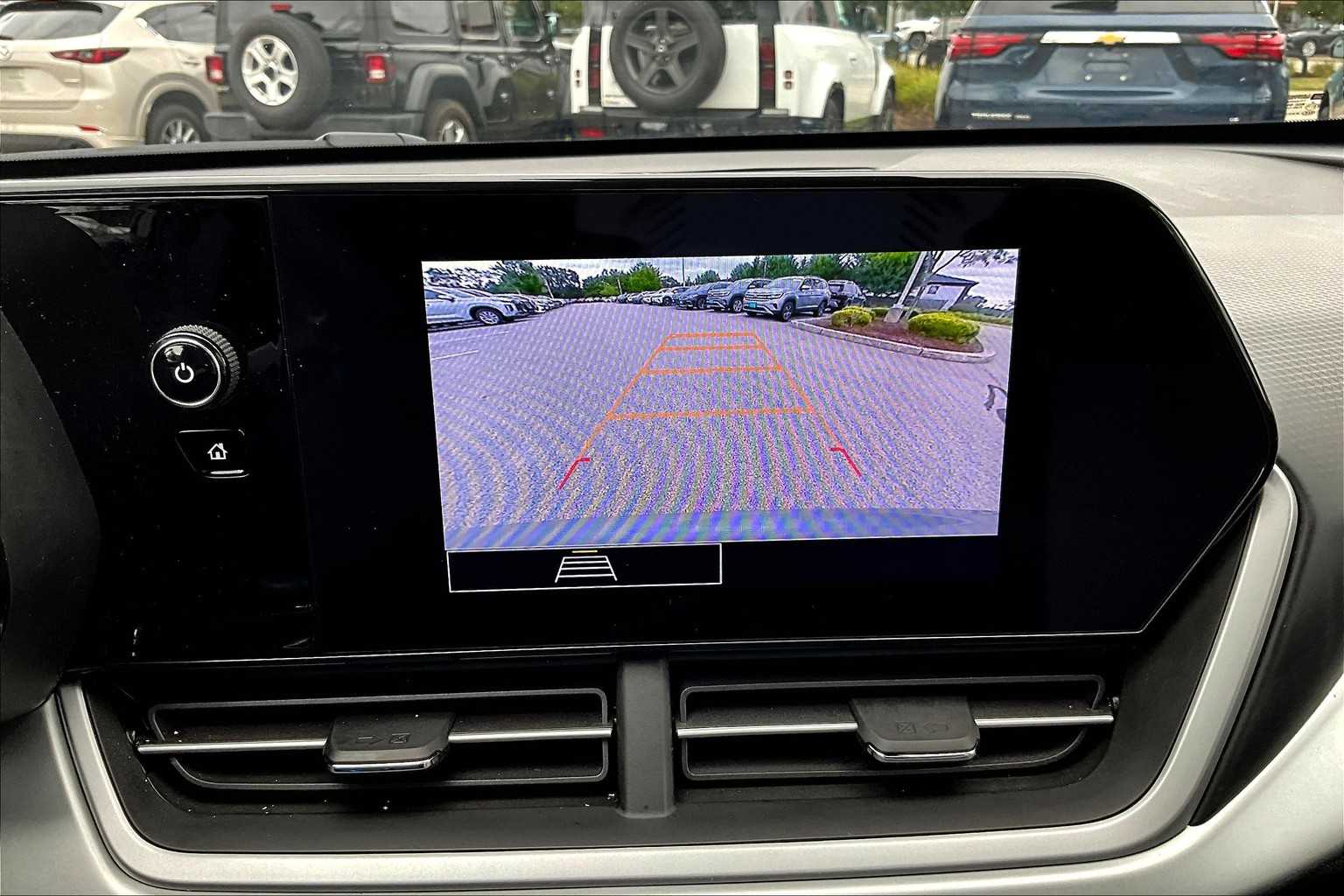 2024 Chevrolet Trax LS - Photo 19