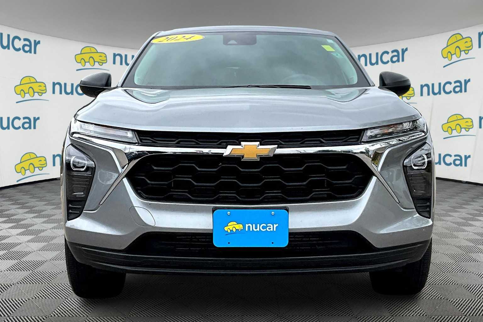 2024 Chevrolet Trax LS - Photo 2