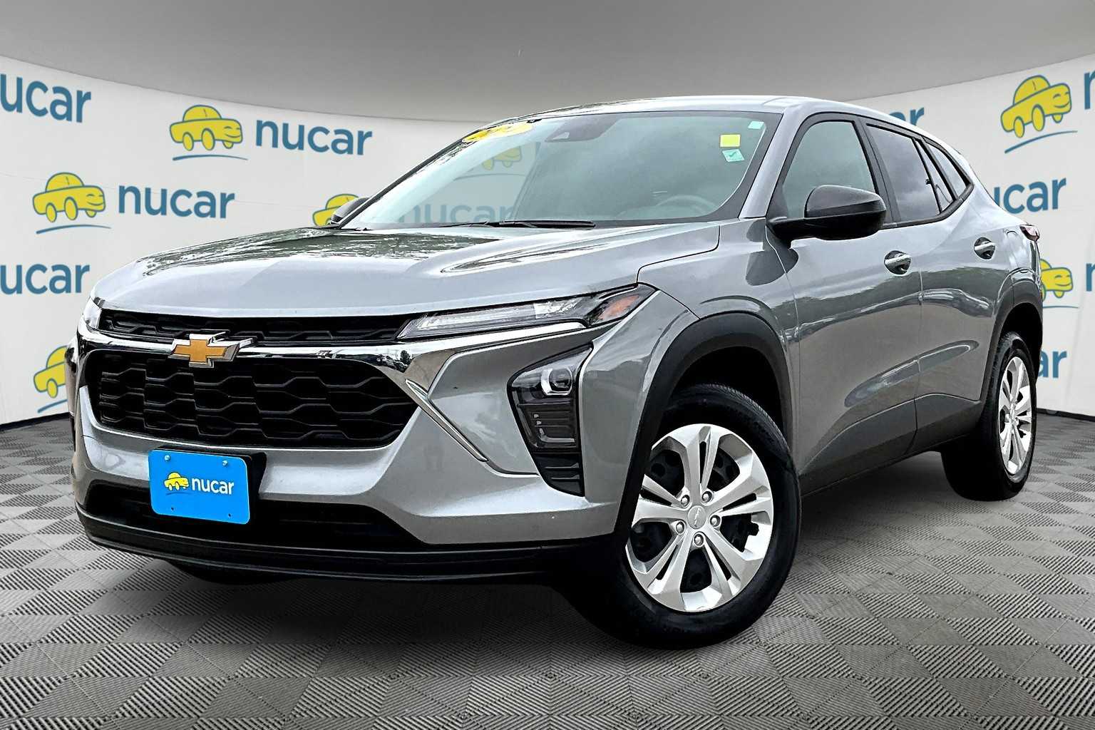 2024 Chevrolet Trax LS - Photo 3