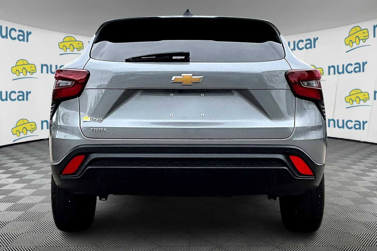 2024 Chevrolet Trax LS - Photo 5