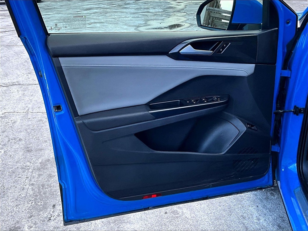 2023 Volkswagen Taos 1.5T SEL - Photo 9