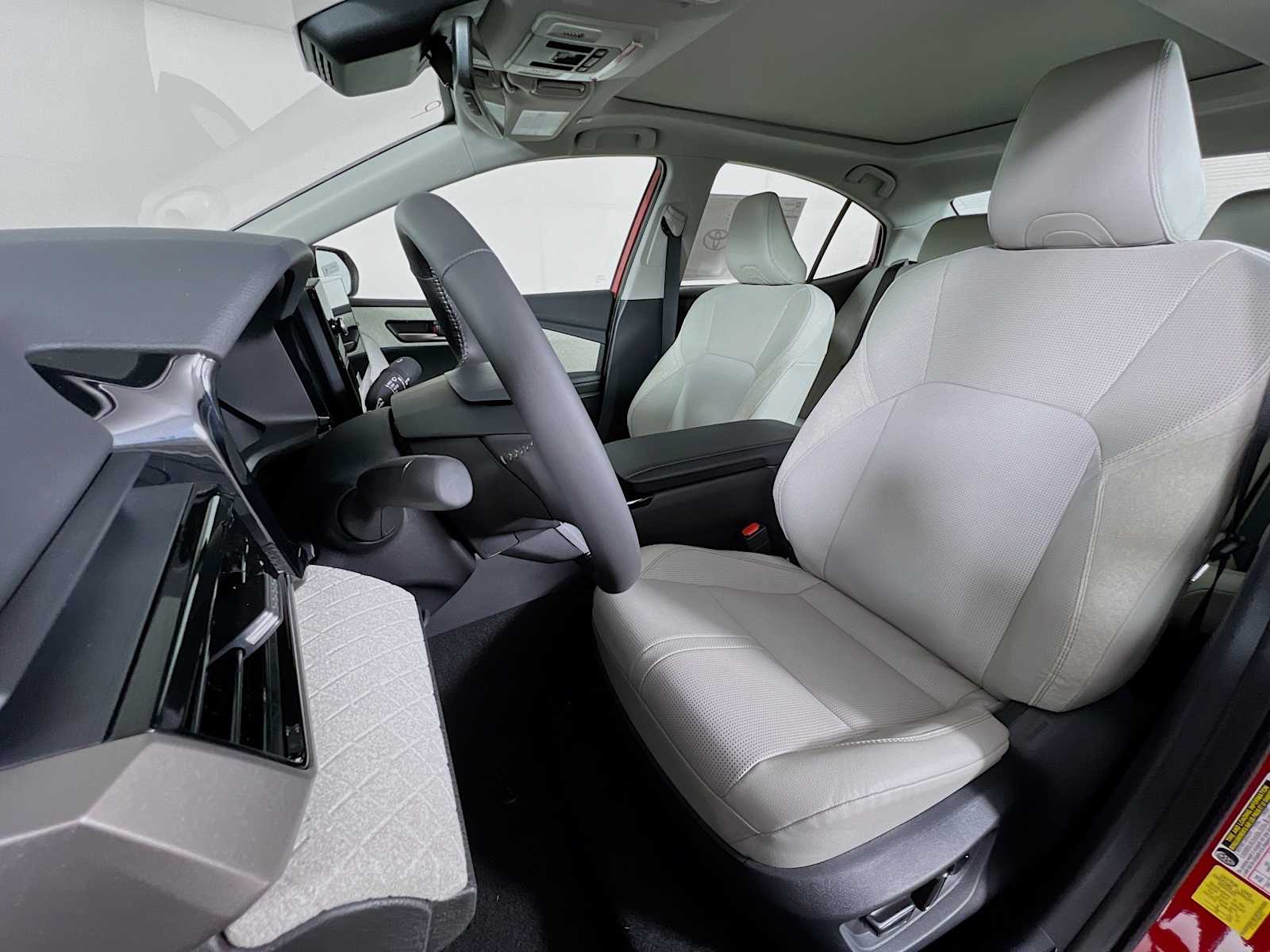 2025 Toyota Camry XLE - Photo 12