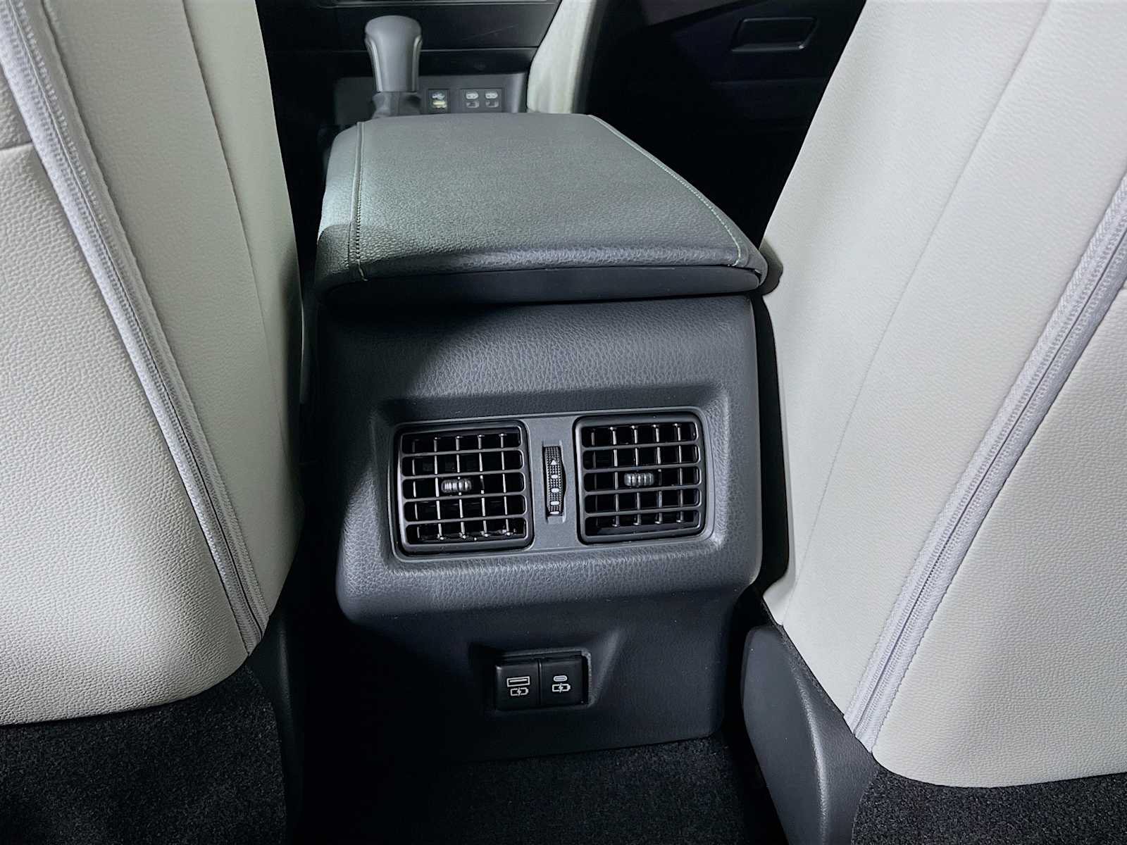 2025 Toyota Camry XLE - Photo 14