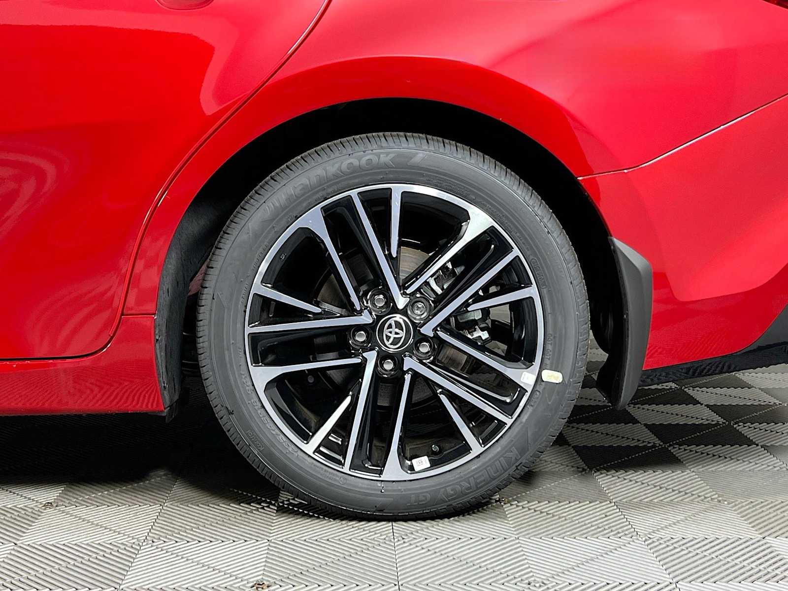 2025 Toyota Camry XLE - Photo 19