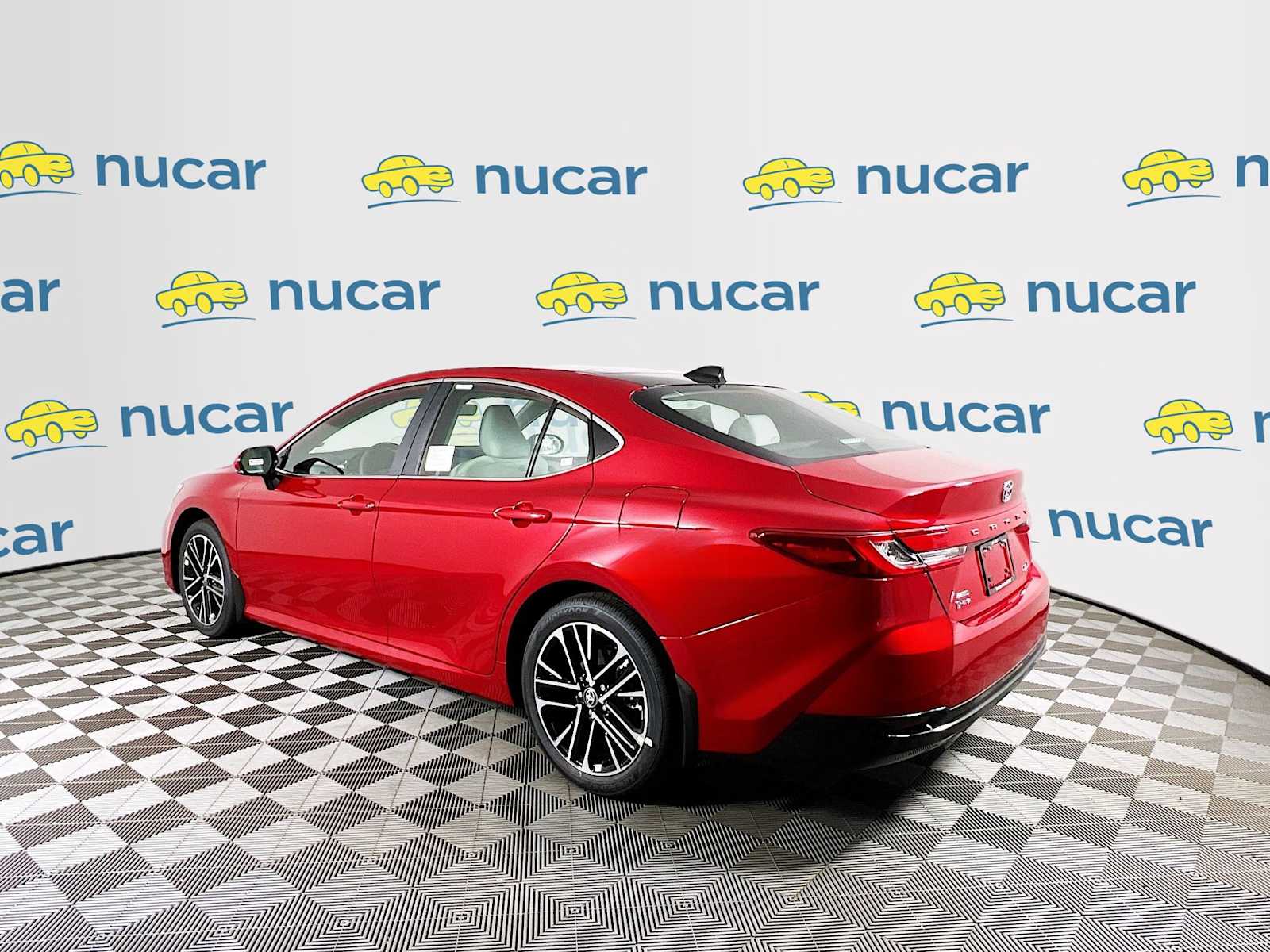 2025 Toyota Camry XLE - Photo 4