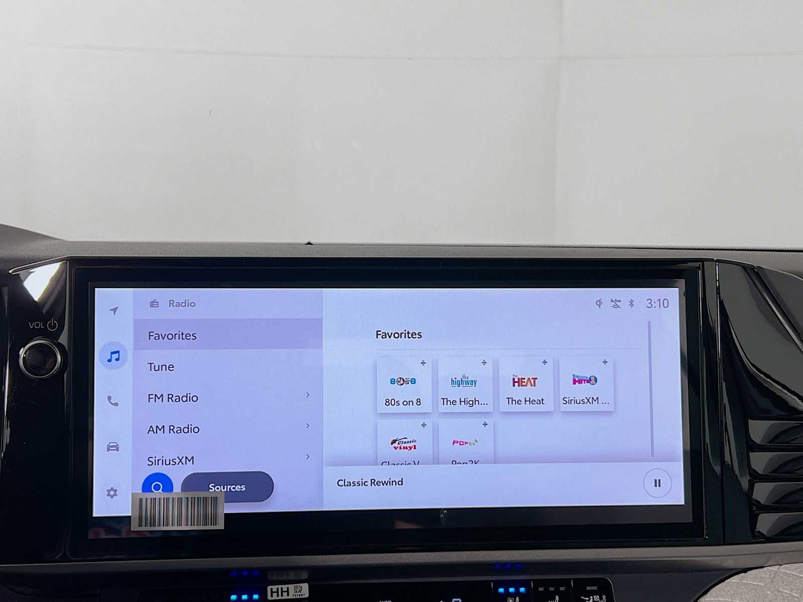 2025 Toyota Camry XLE - Photo 8