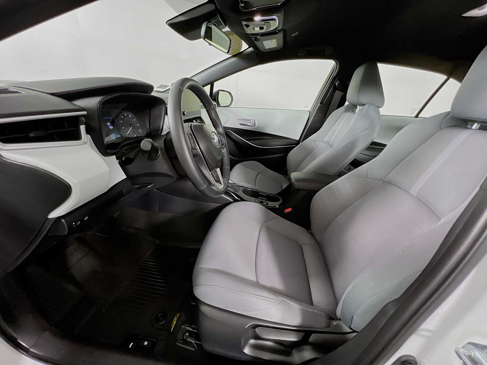 2025 Toyota Corolla SE - Photo 20