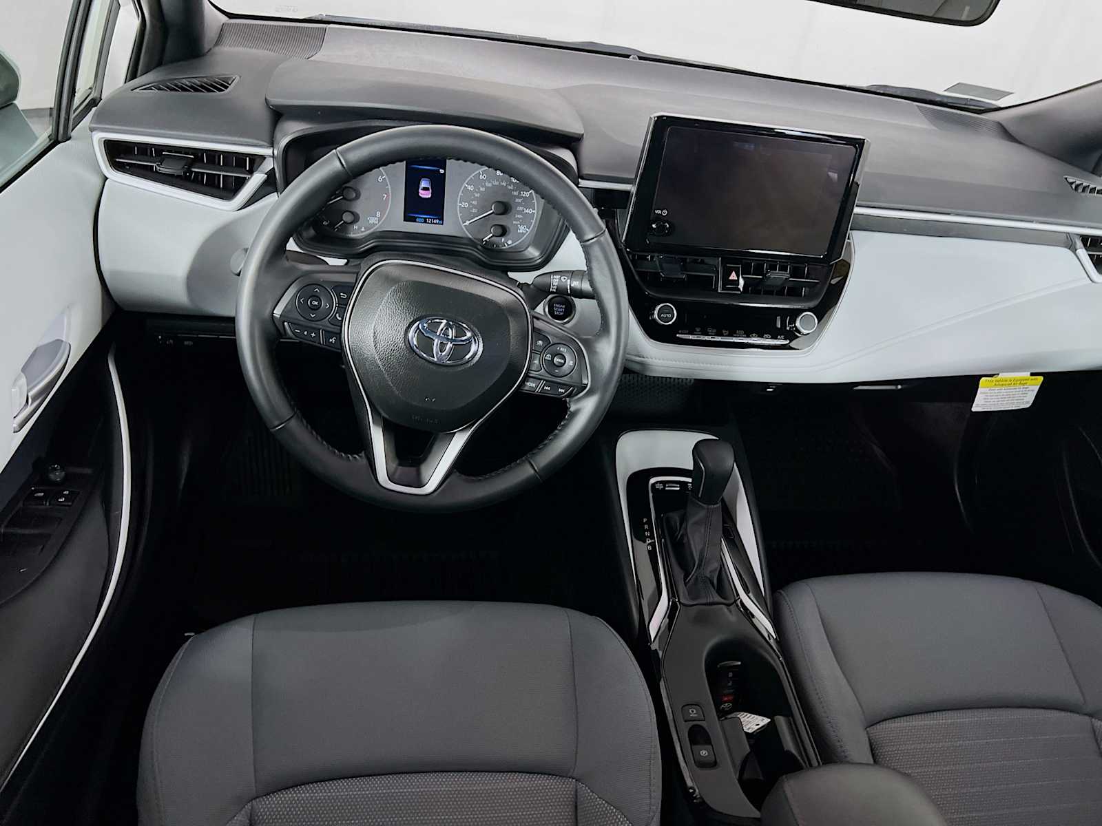 2025 Toyota Corolla SE - Photo 21