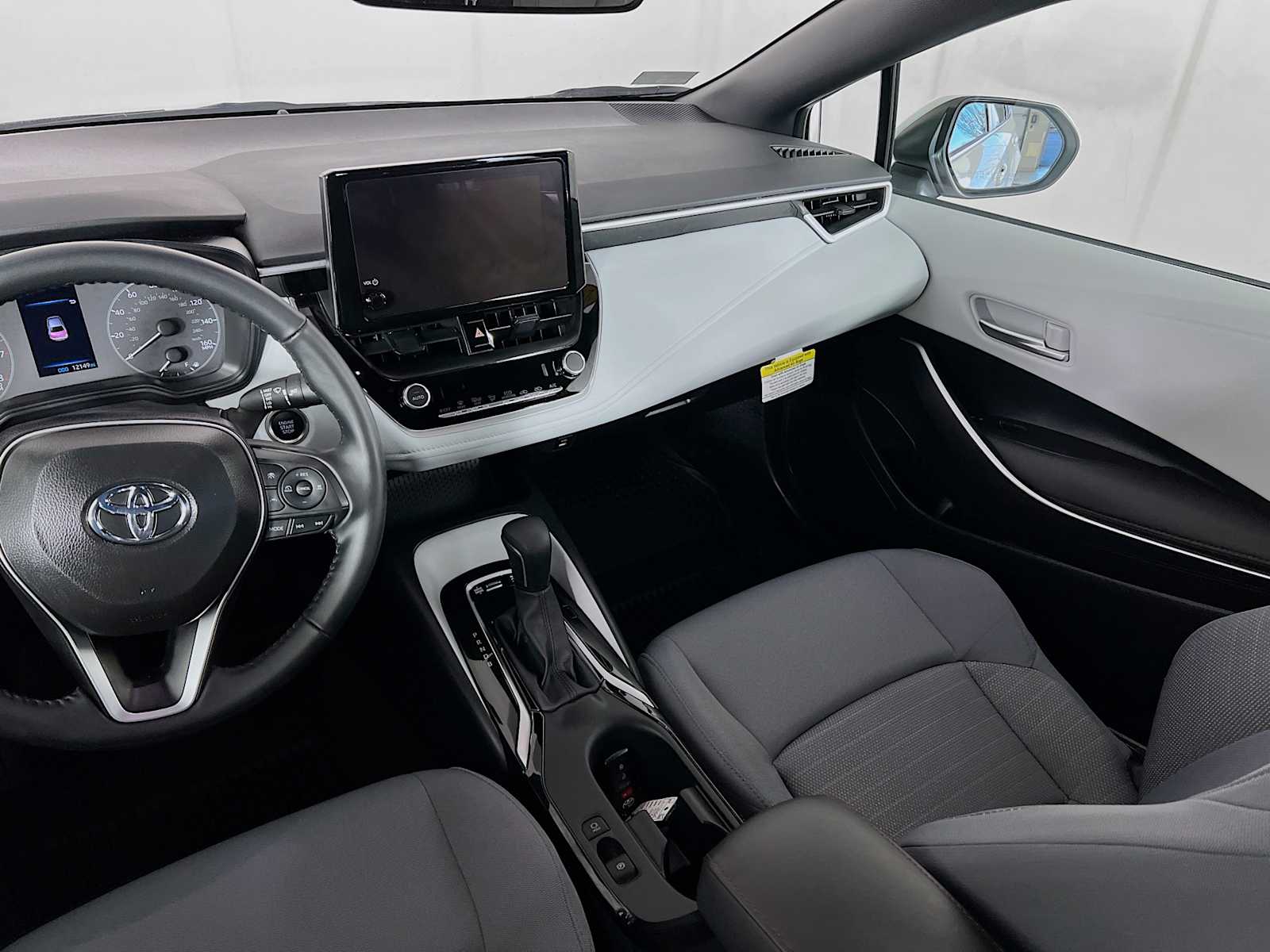 2025 Toyota Corolla SE - Photo 22