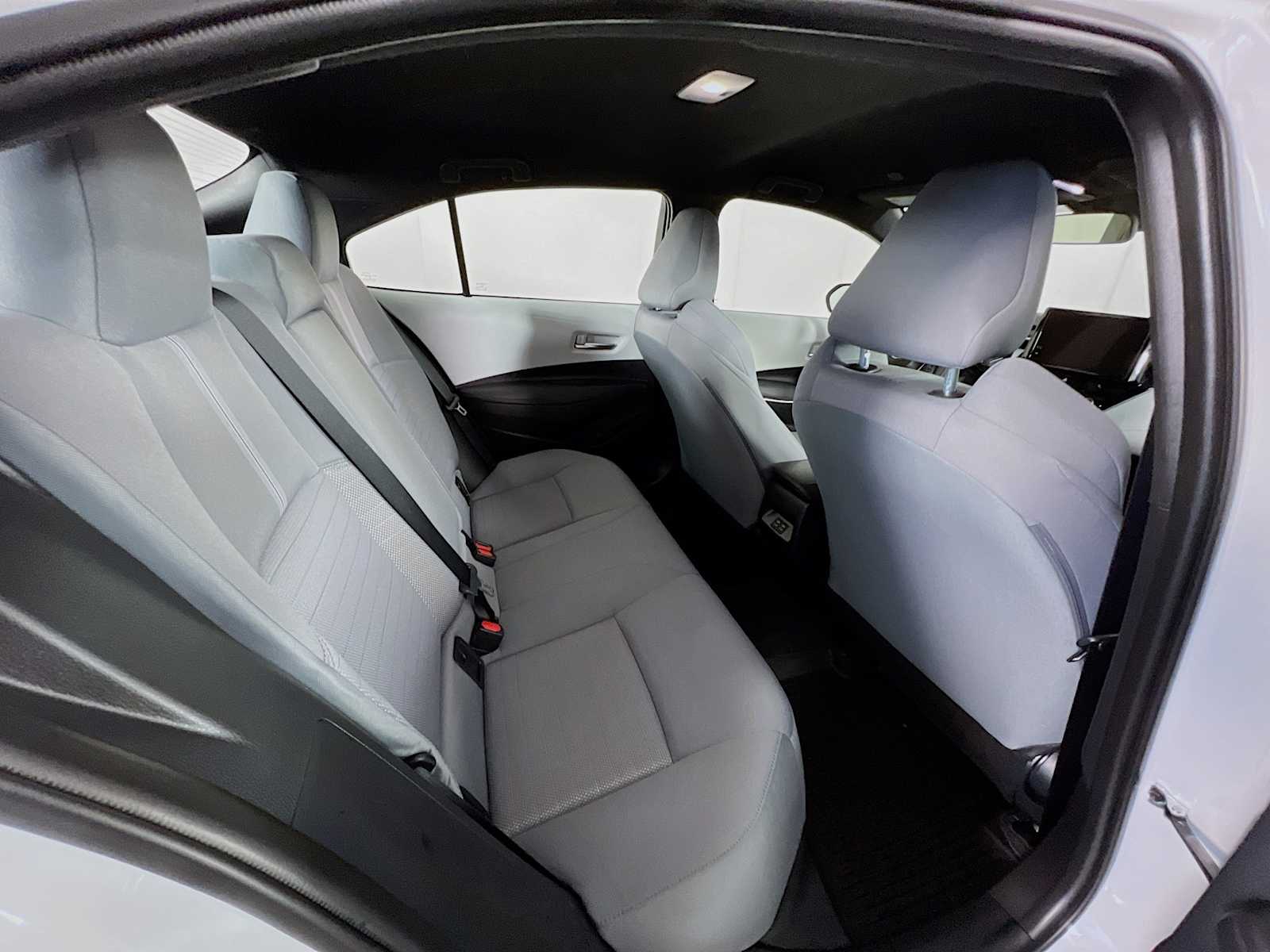 2025 Toyota Corolla SE - Photo 25