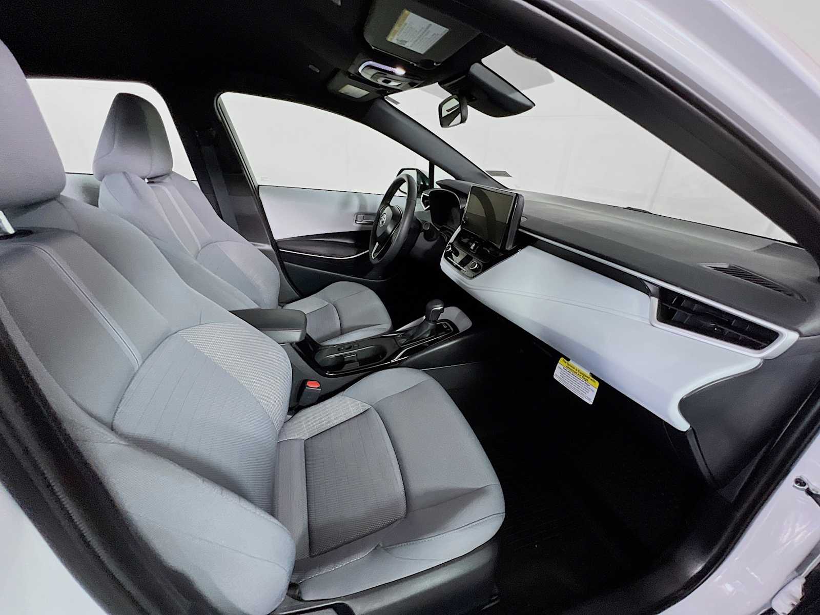 2025 Toyota Corolla SE - Photo 26