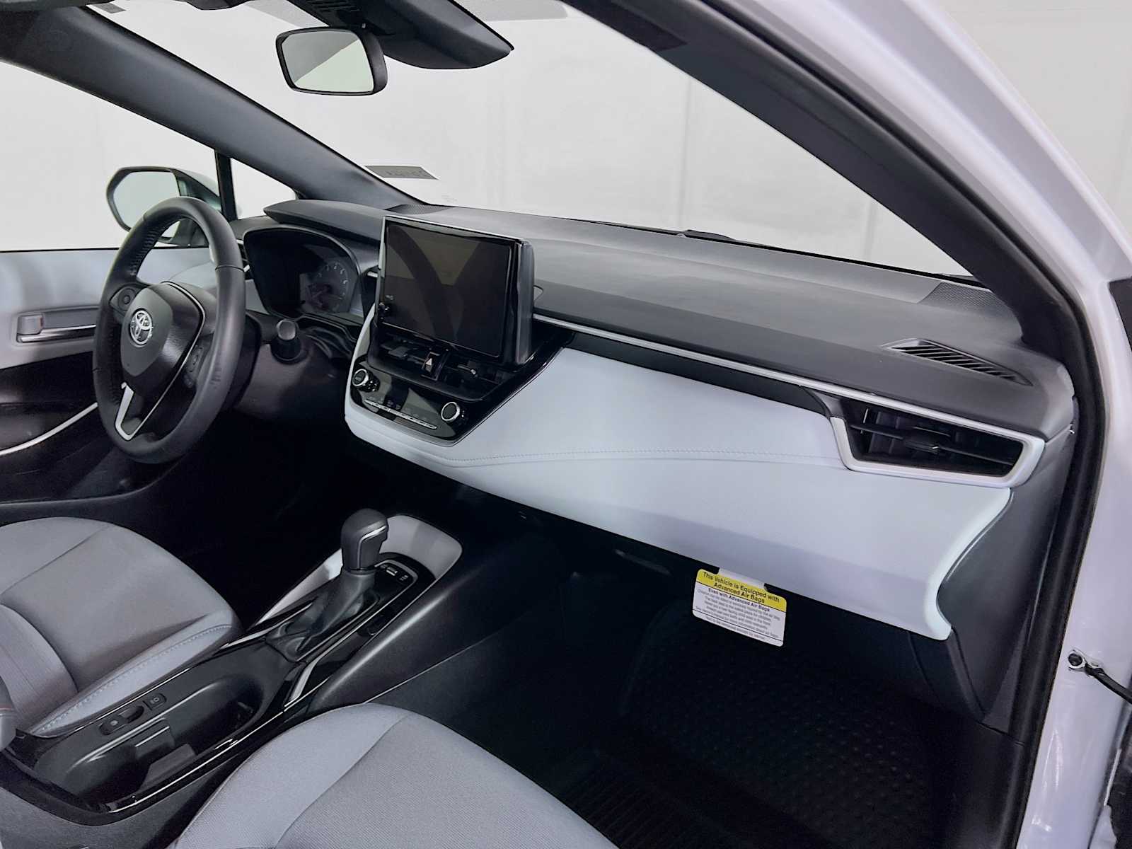 2025 Toyota Corolla SE - Photo 27
