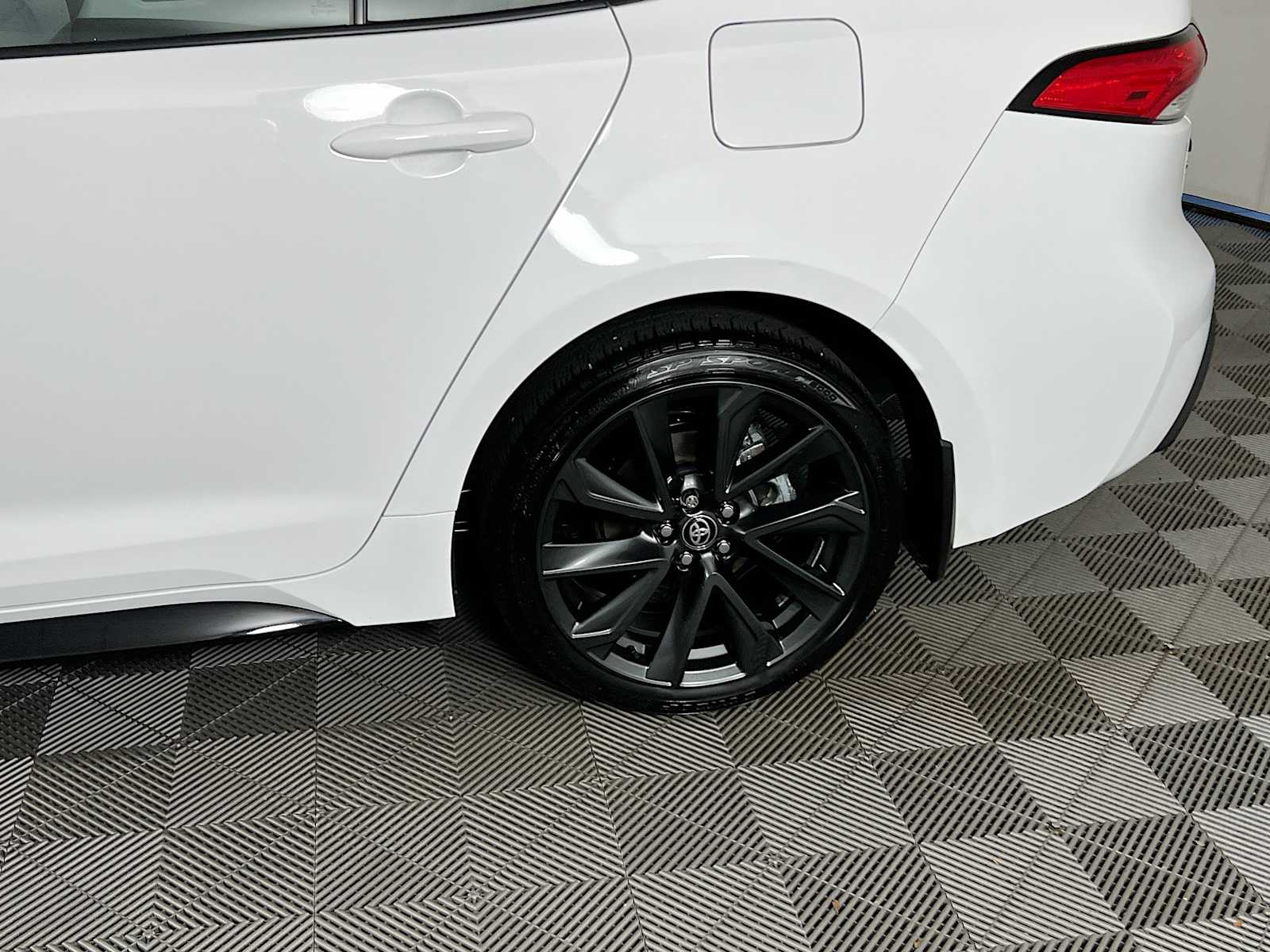 2025 Toyota Corolla SE - Photo 29