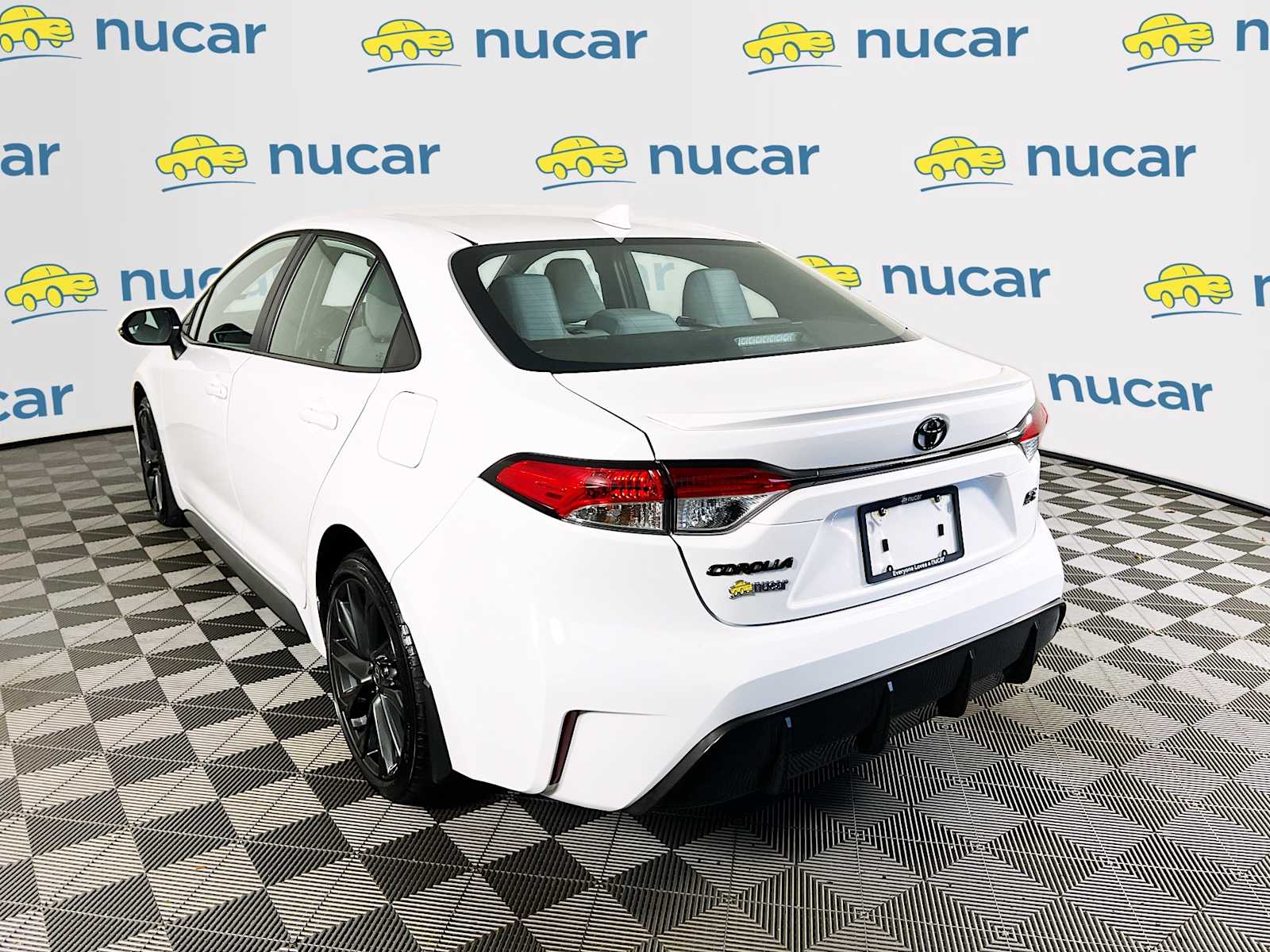 2025 Toyota Corolla SE - Photo 5