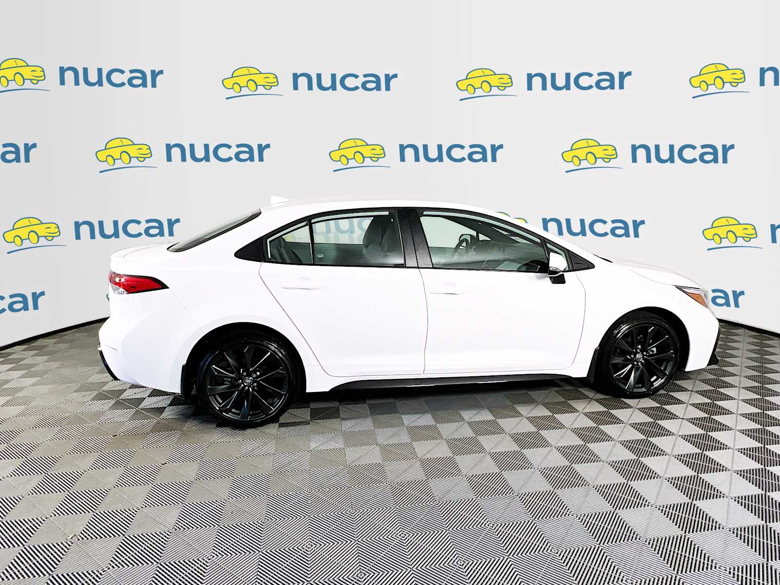 2025 Toyota Corolla SE - Photo 8