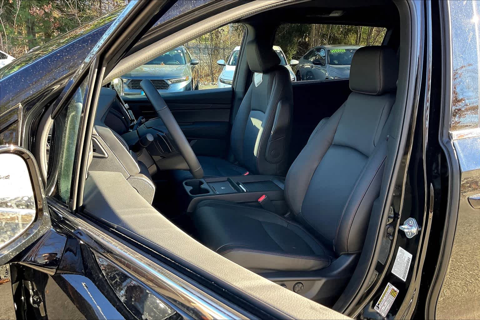 2025 Honda Odyssey Sport-L - Photo 11