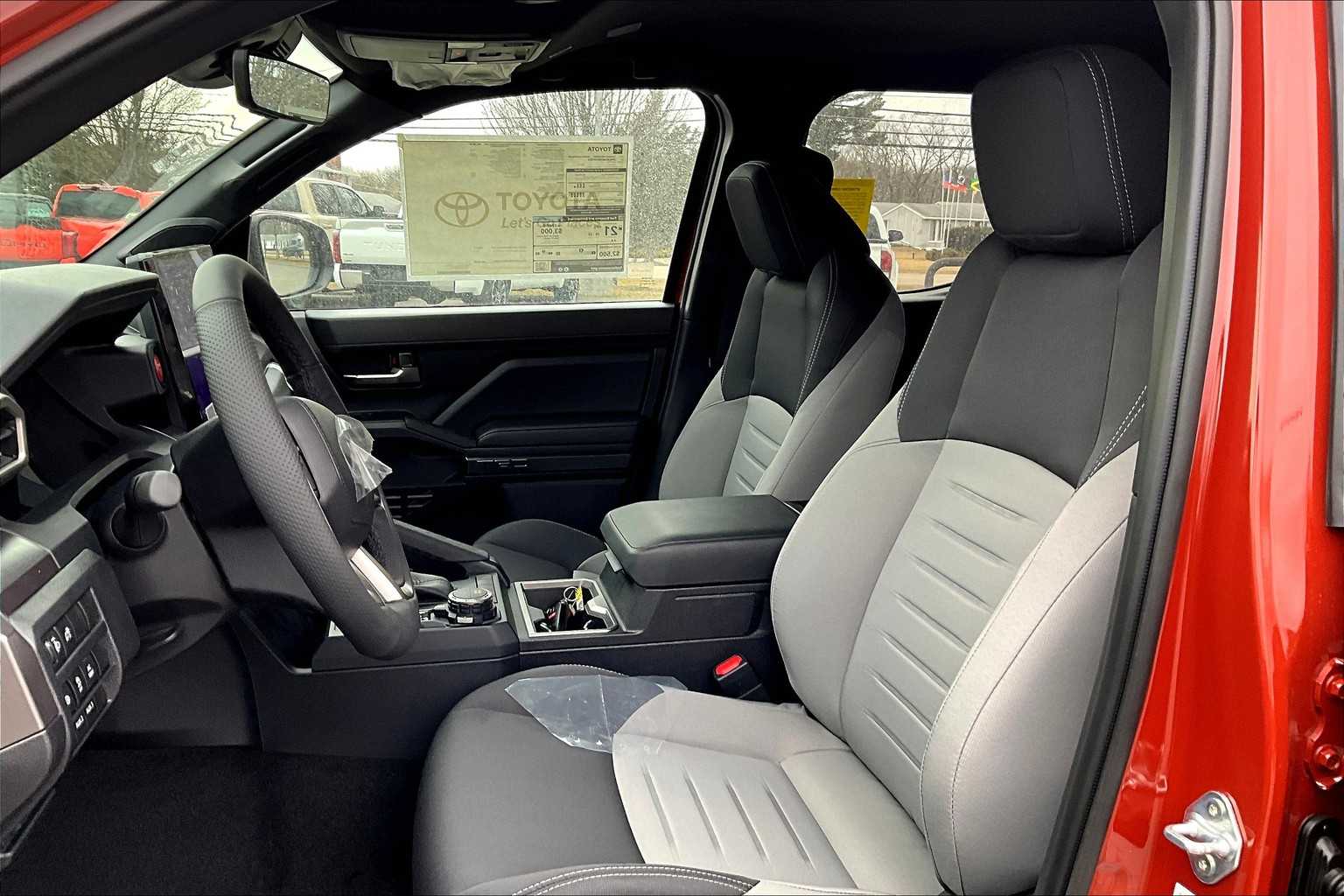 2025 Toyota Tacoma TRD Sport - Photo 11