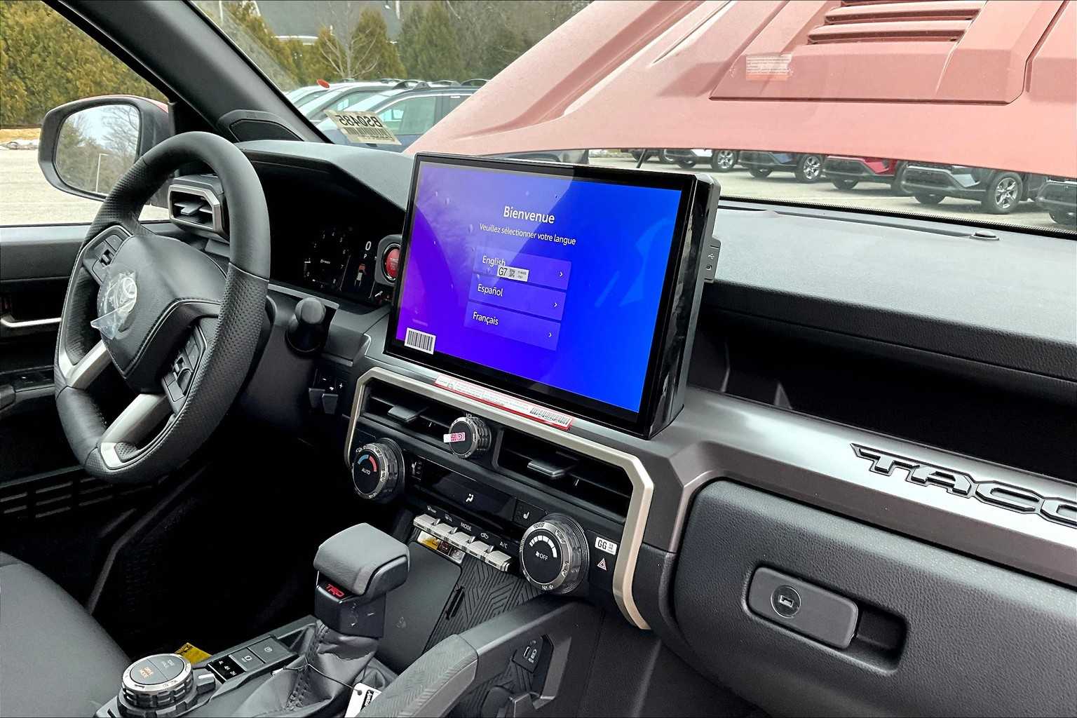 2025 Toyota Tacoma TRD Sport - Photo 10