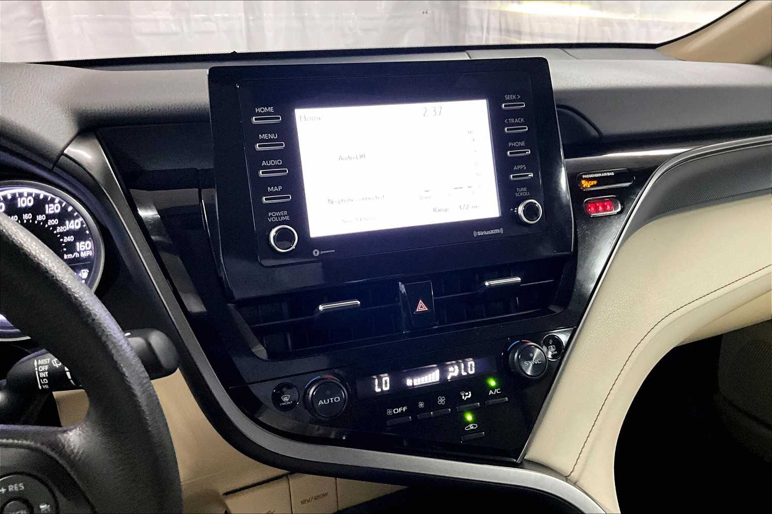 2022 Toyota Camry LE - Photo 18