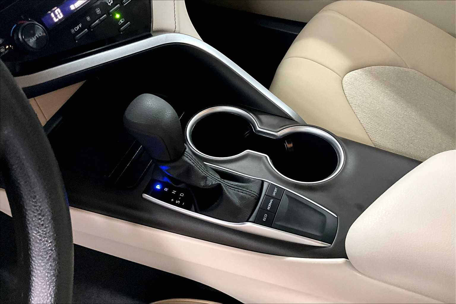 2022 Toyota Camry LE - Photo 20