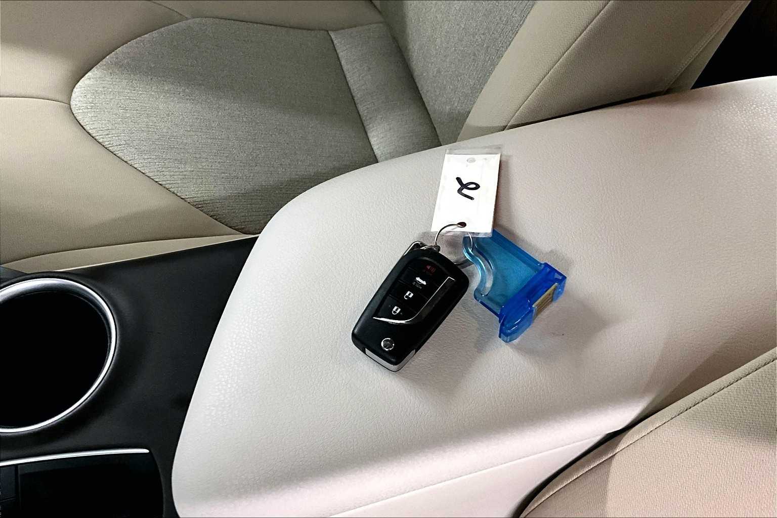 2022 Toyota Camry LE - Photo 29